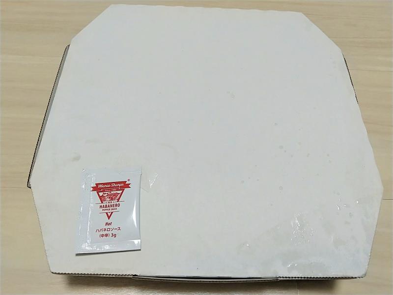 マヨコーンピザの大きなパッケージ