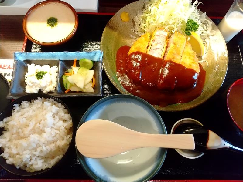 東京どん平の「どんかつ定食 麦とろセット」