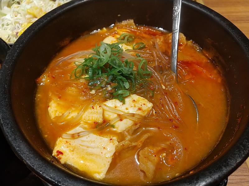 韓丼の豚キムチスン豆腐鍋