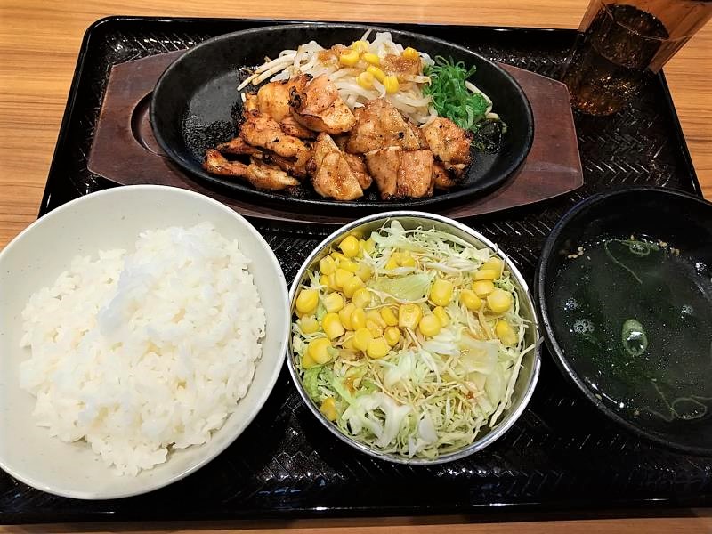 韓丼の「味噌だれ豚トロ定食」