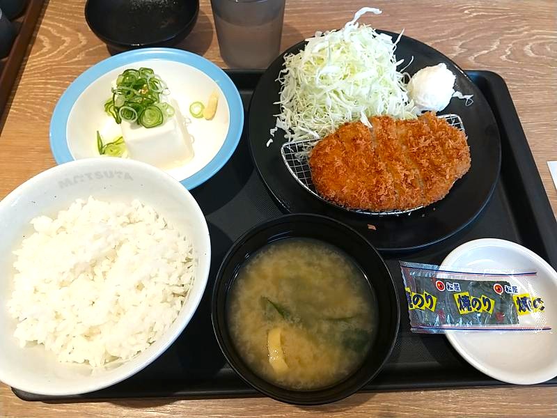 松のやの「得朝ロースかつ定食」
