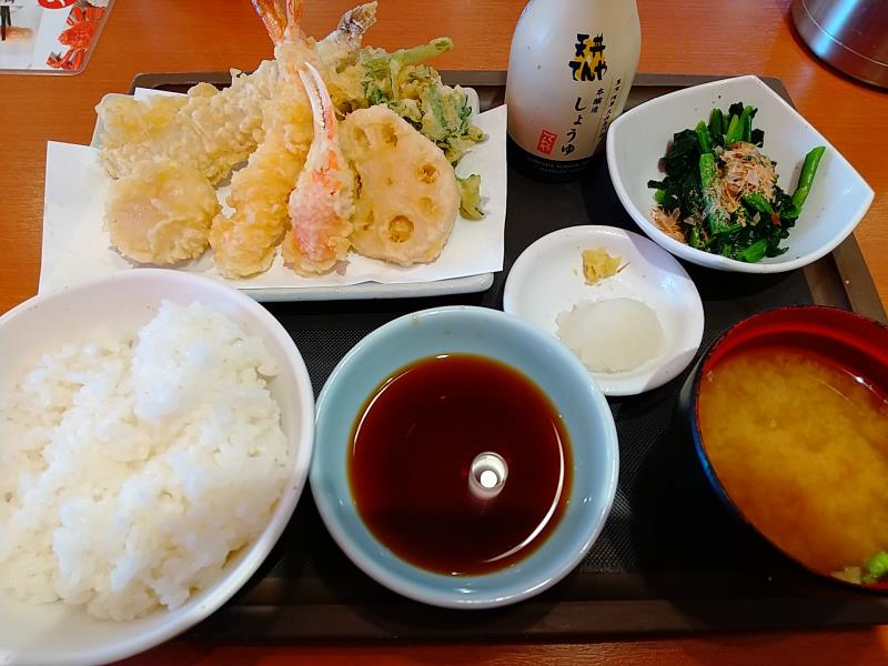 天丼てんやの「冬のご馳走天ぷら定食」