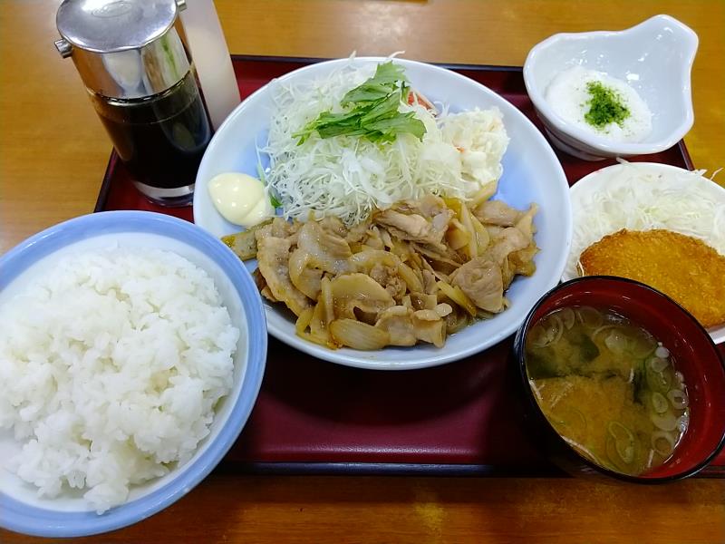 山田うどん食堂の「生姜焼き定食」