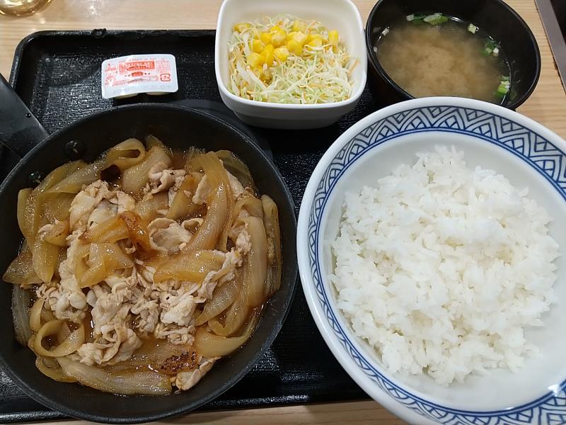 吉野家の「豚生姜焼き定食」