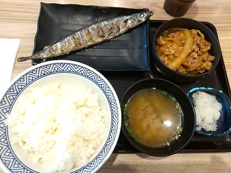 吉野家の牛サンマ定食